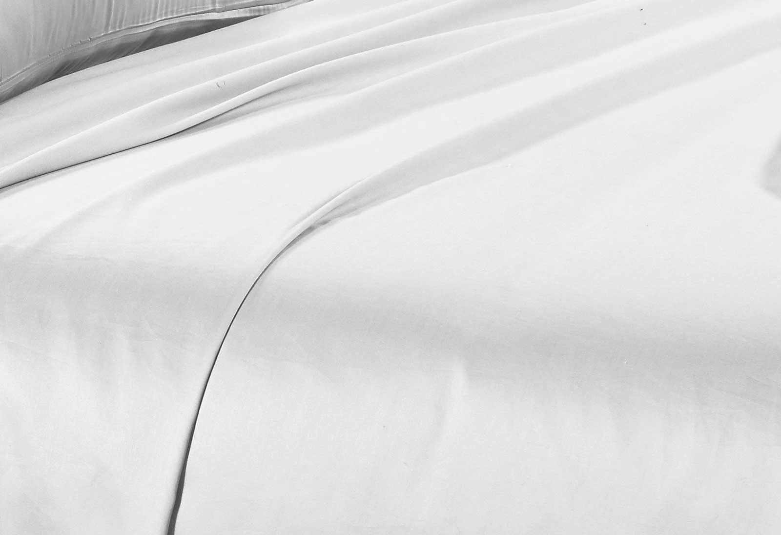 Luxton Queen Size 500TC Cotton Sateen Fitted Sheet (White Color)