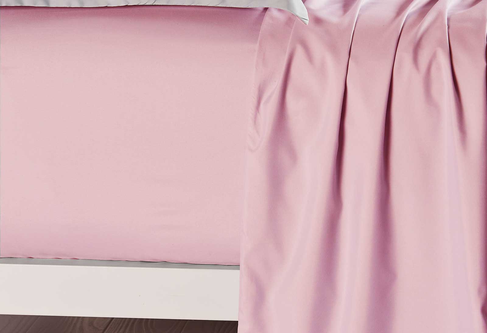 Luxton Queen Size Pink Color Fitted Sheet