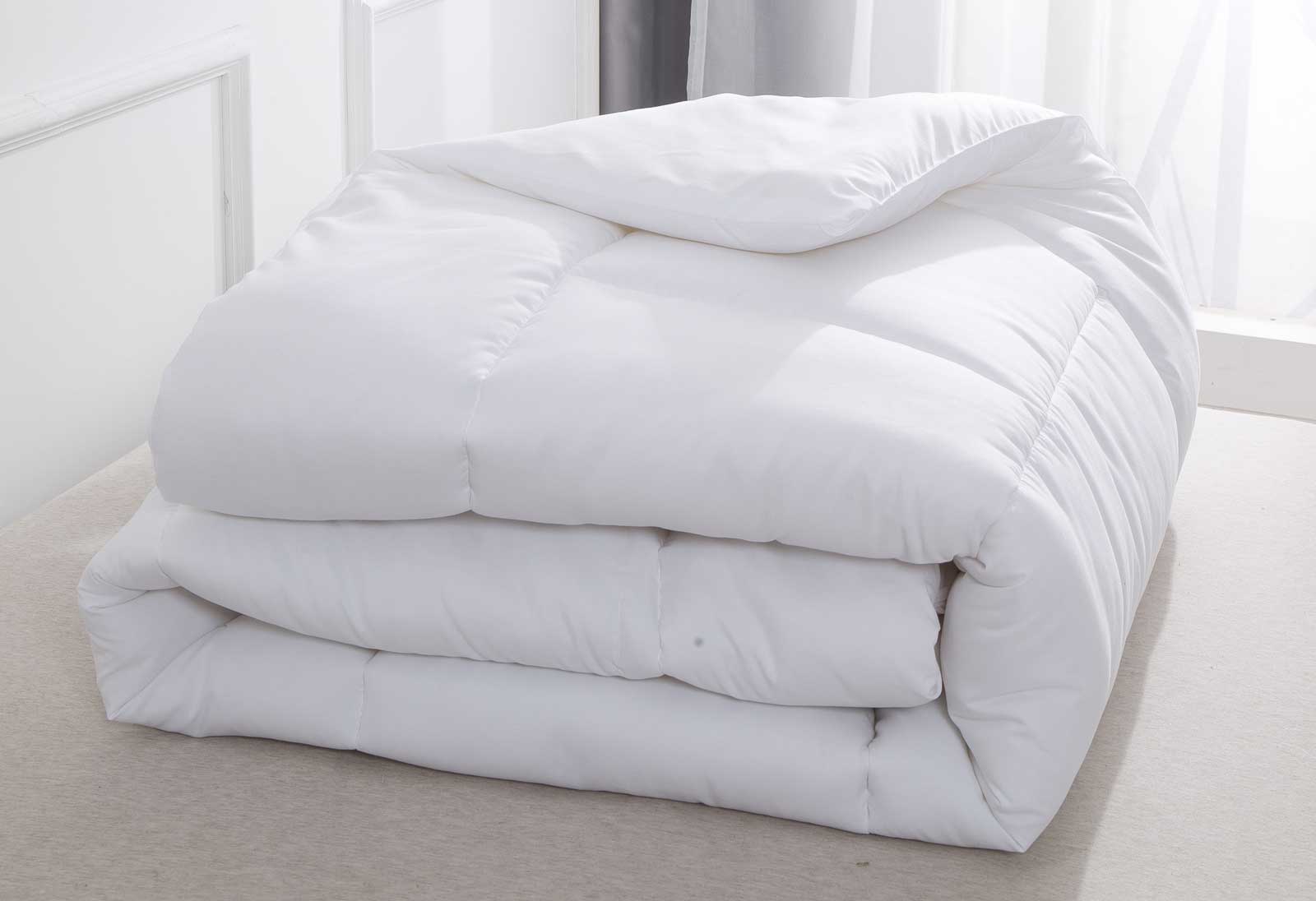 Luxton Super King Size Machine Washable All Seasons Quilt
