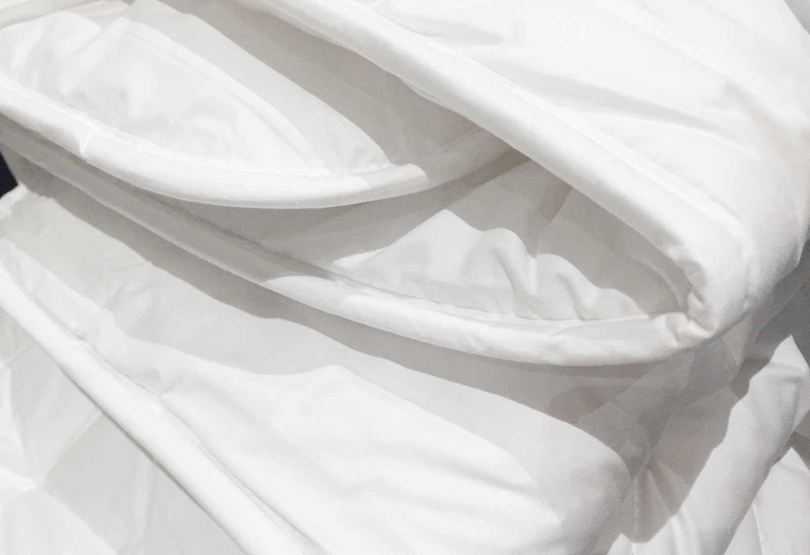 Luxton Single Size 500GSM Australian Wool Quilt