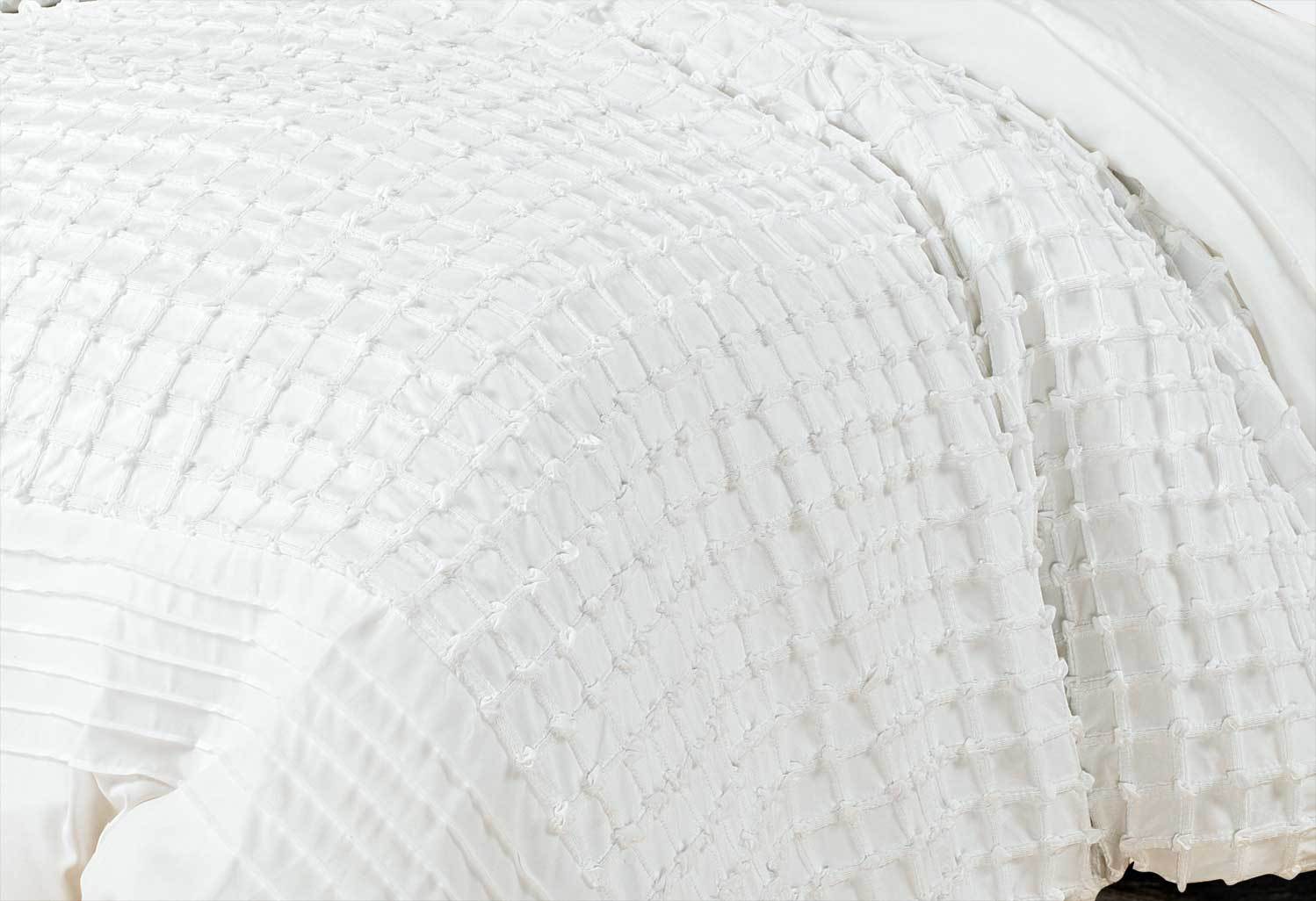 Luxton Queen Size White Cross Pintuck Quilt Cover Set(3PCS)