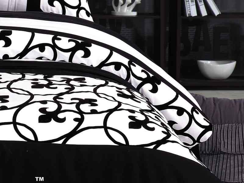 Luxton Super King Size White and Black Quilt Cover Set(3PCS)